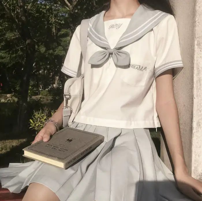远看是蔚蓝的春天